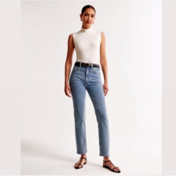 Abercrombie & Fitch 90s Straight Ultra High Rise Jeans Light Blue Raw Hem A&F 26 - Picture 1 of 6